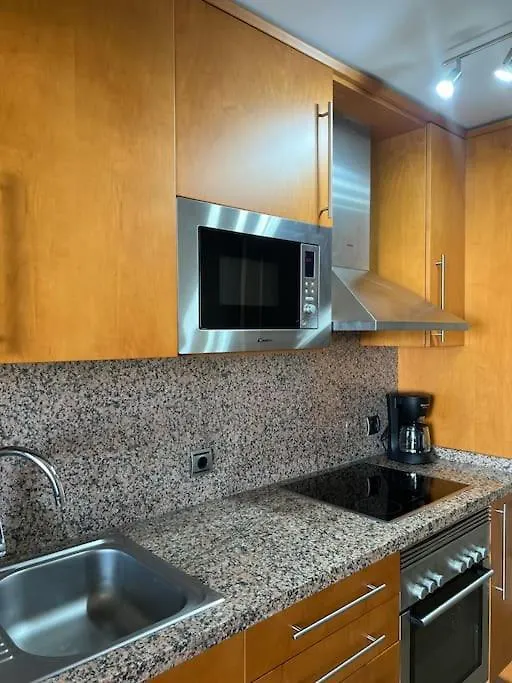 Marina Beach House Манилва Апартаменты